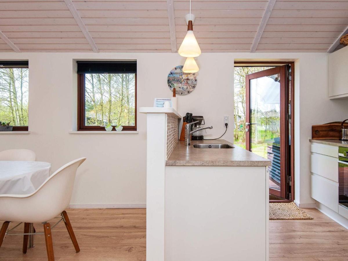 6 Person Holiday Home In R M Lakolk エクステリア 写真